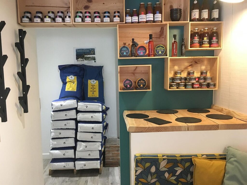 Salle de la crêperie Bleue de Toi